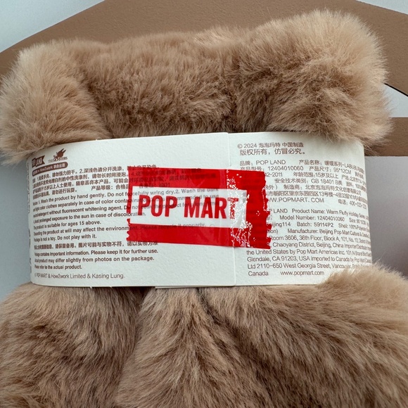 Pop Land Winter Fluffy Holiday Series -- Labubu Plush Scarf - Picture 5 of 6